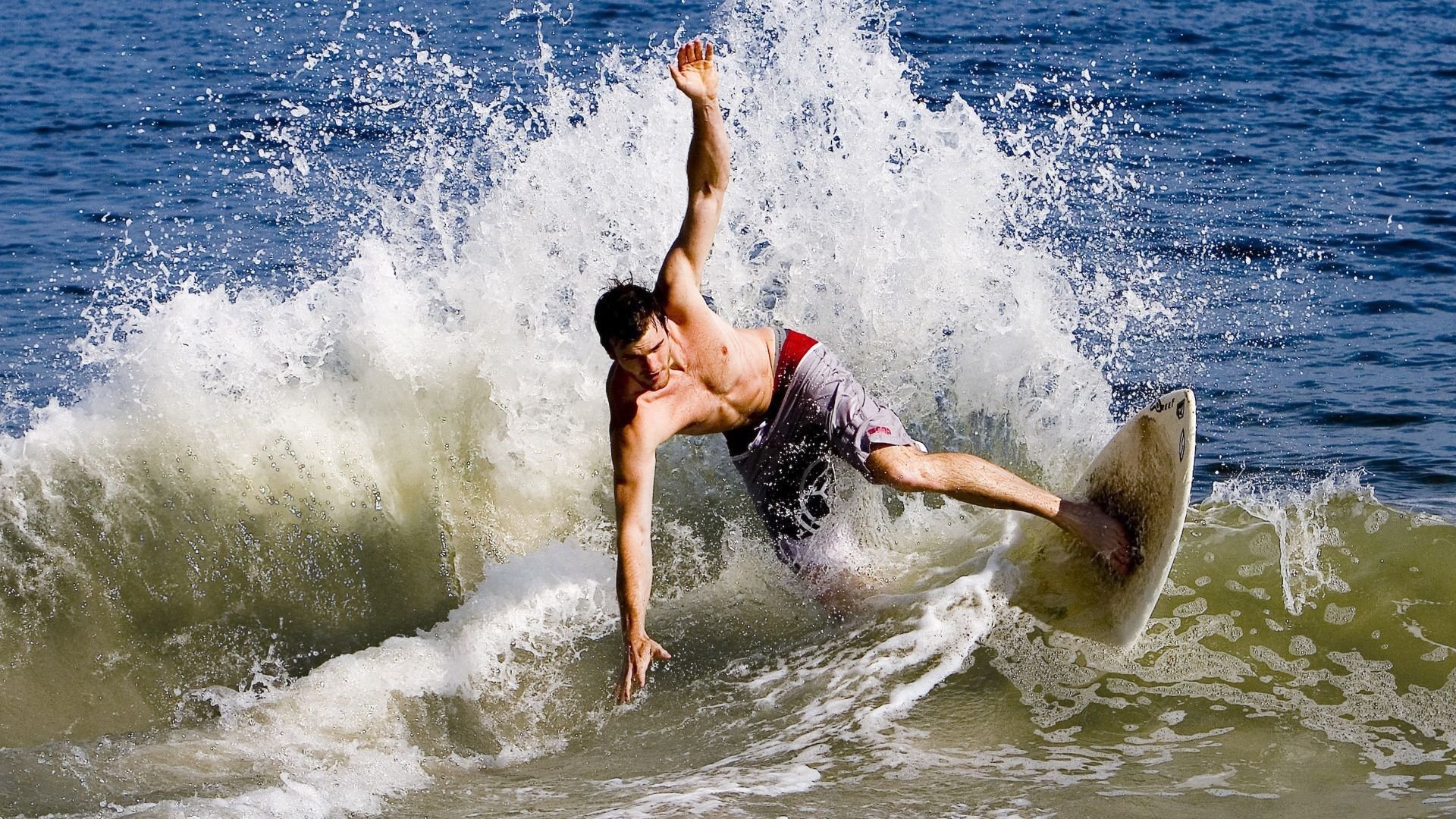 蛙泳选手状态回暖中立代表队A表现突出,蛙泳比赛出发视频